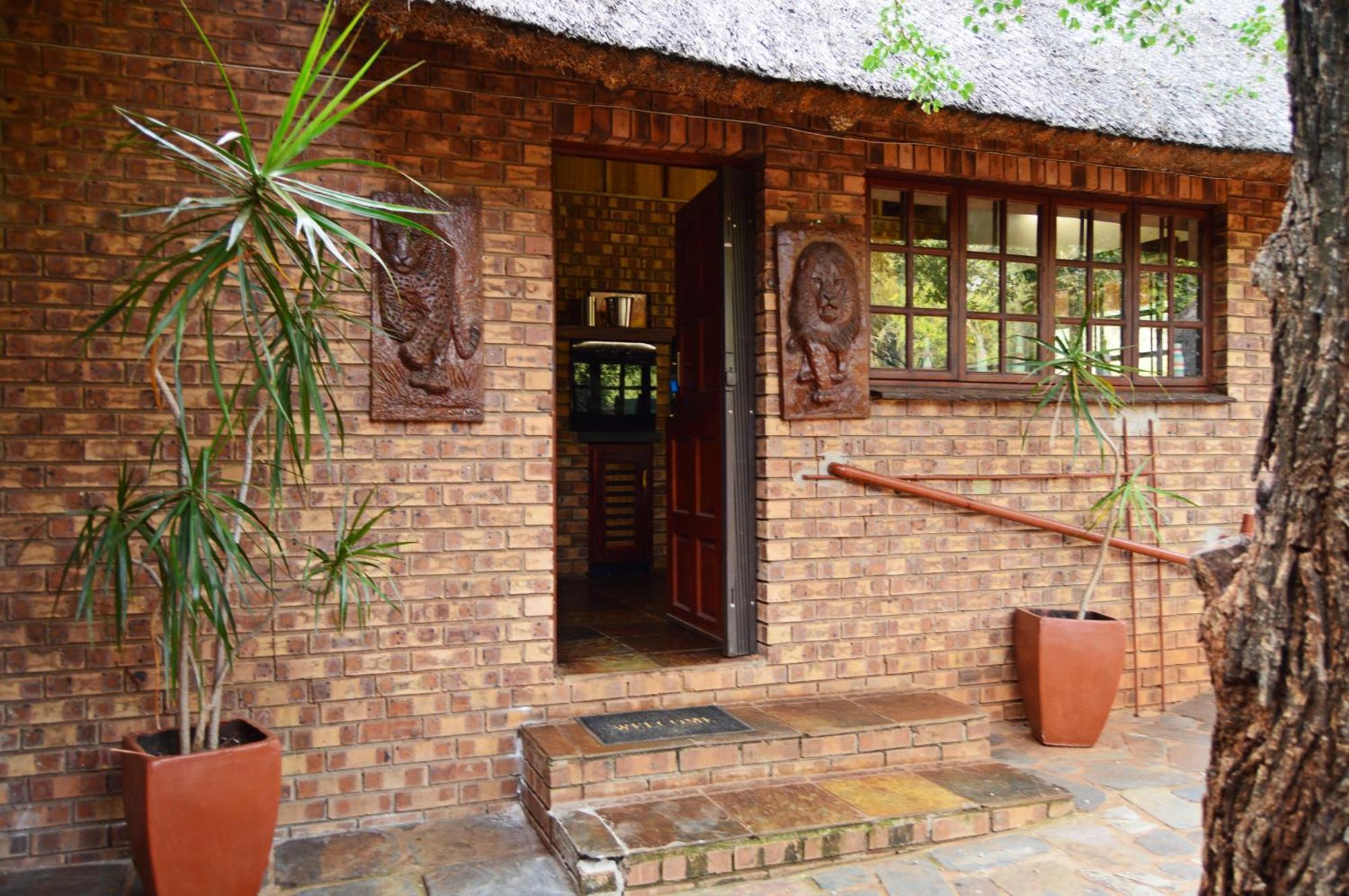 Bona Ngwenya Lodge & Safaris Марлот Парк Екстериор снимка